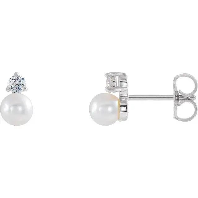 White gold pearl earrings with natural diamonds for weddings