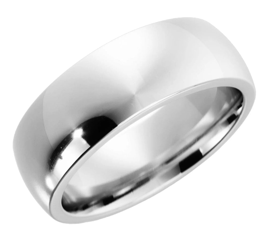 Close-up of 5mm polished wedding band in solid 14k gold with free engraving.