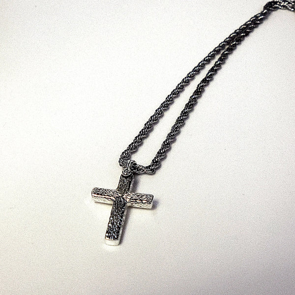 Hammered Cross Necklace in Solid Gold - 4