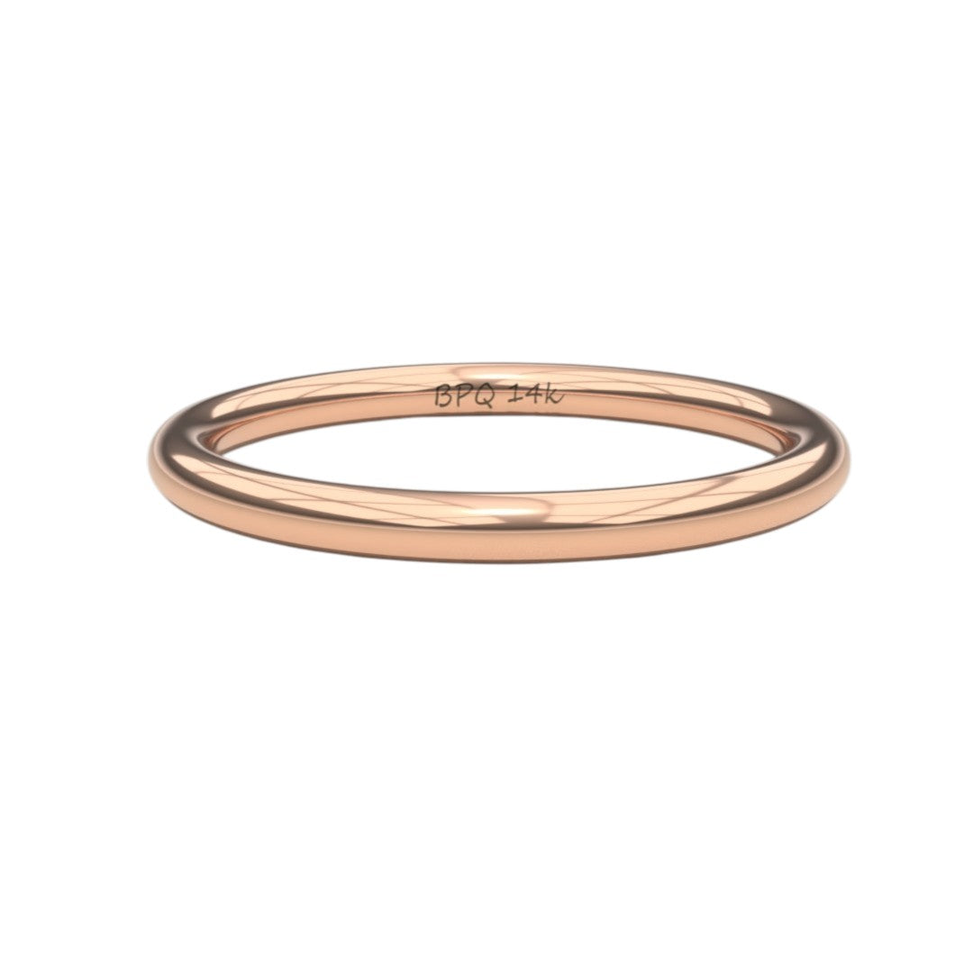High-polished 2 mm wire ring in 14K rose gold – delicate high-gloss band