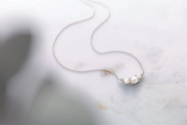 Pearl necklace adorned with diamonds - 6