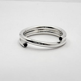 Wire ring with Black Diamonds