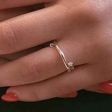 Wire ring with Natural Diamonds