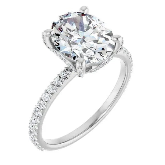 Elegant diamond engagement ring featuring a radiant halo