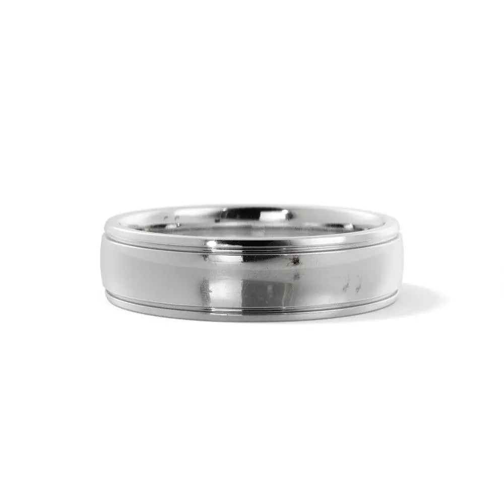 Men’s 6mm groove edge platinum wedding ring – side view.