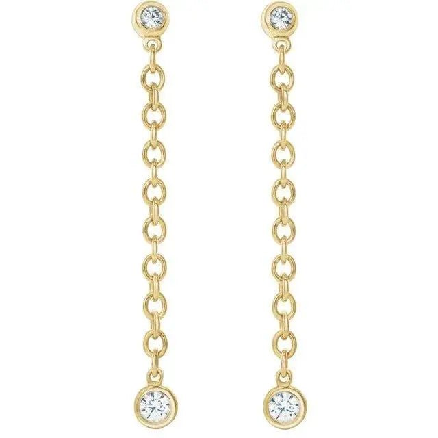 Elegant chain link earrings in solid gold with sparkling diamonds