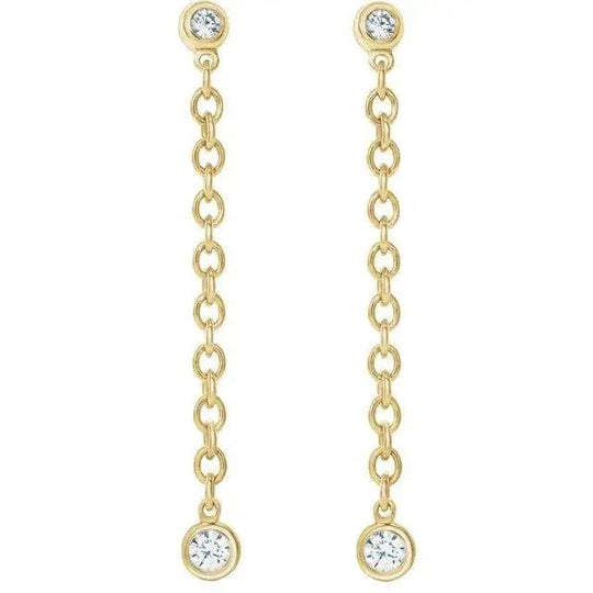 Elegant chain link earrings in solid gold with sparkling diamonds