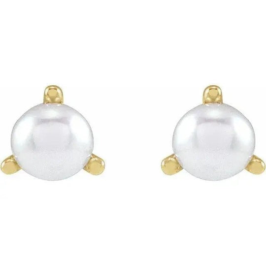 Elegant pearl earring crafted in 14K white gold